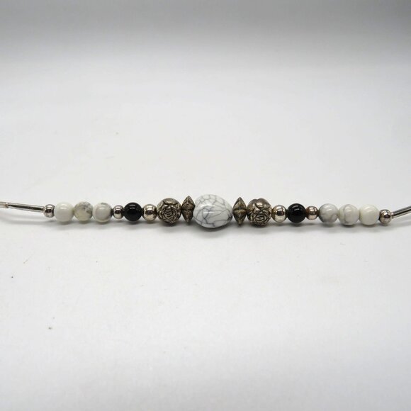 Handcrafted Bracelet Silver Tone Marbled Heart Bead Bracelet Black White - Picture 9 of 9